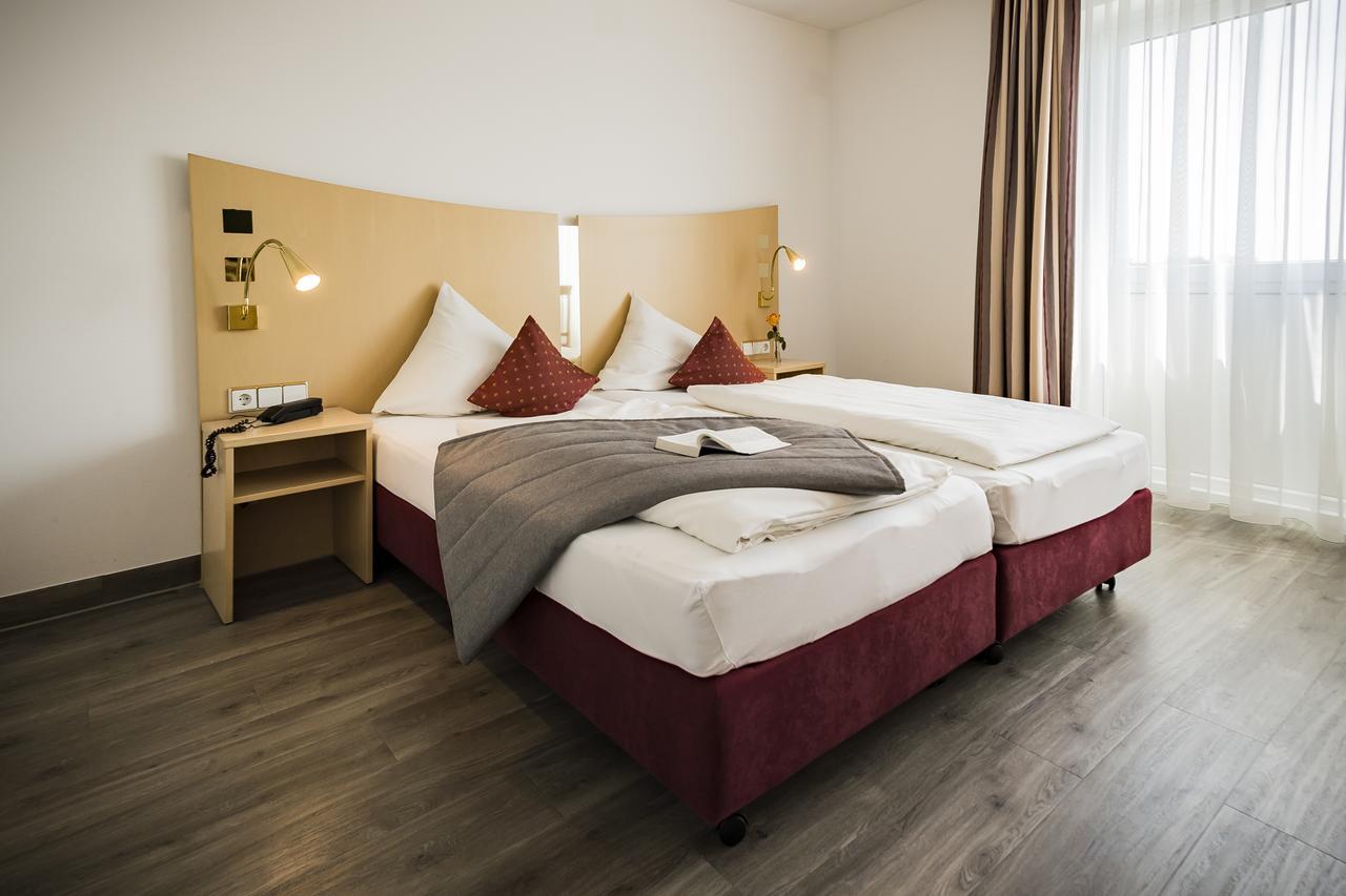 City-Hotel Garni Ной-Улм Екстериор снимка
